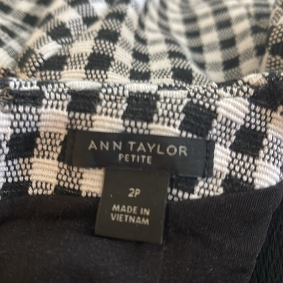 ANN TAYLOR 2petite.NW/O tags.black & white plaid.Invisible zipper.kick pleat. - Picture 10 of 11